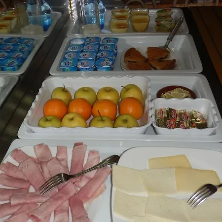 Hotel De Paris 3*