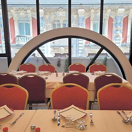 De Paris 3*