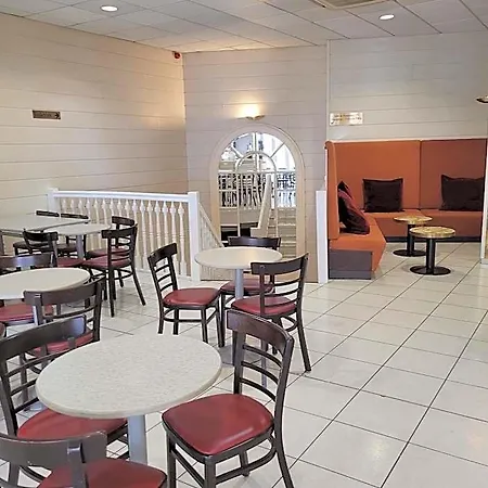 Hotel De Paris 3*