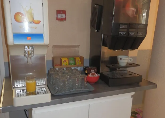 巴黎酒店 3* 卢德