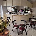 De Paris 3*
