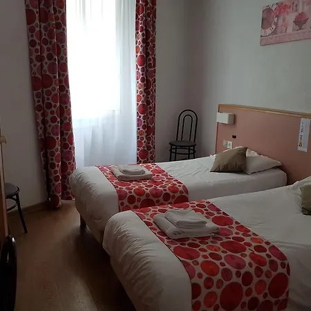 Hotell De Paris 3*