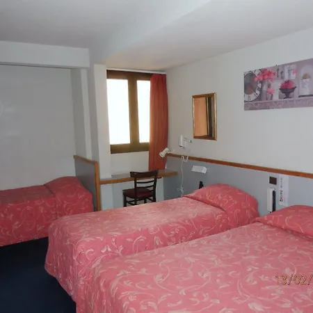 De Paris Hotell 3*