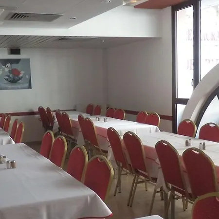 Hotell De Paris 3*