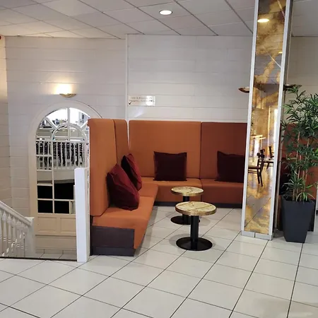 De Paris Hotell