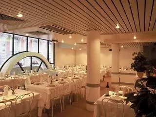 De Paris Hotell 3*