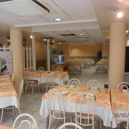 Hotell De Paris 3*