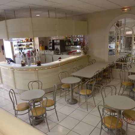 Otel De Paris Lourdes